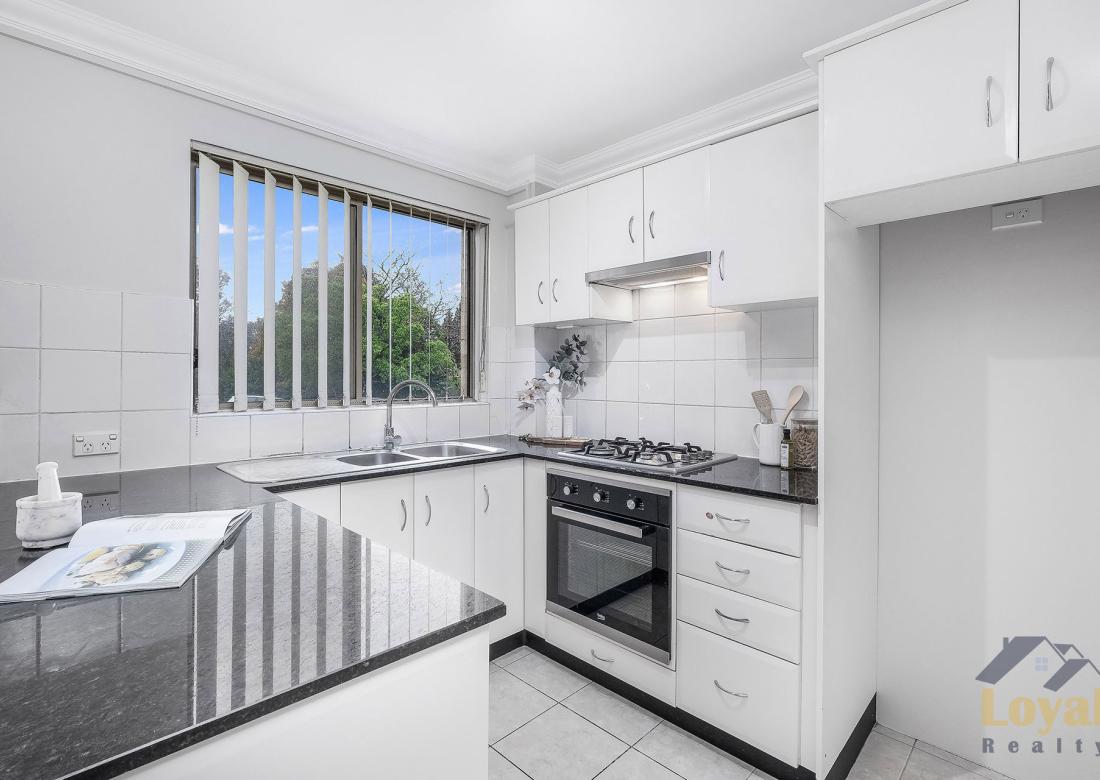 1/20 ESSEX STREET, EPPING, Epping - Thumbnail 4